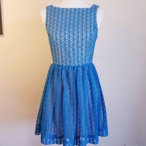 American Apparel - Blue lace sleeveless dress